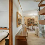 El Cedro Country house